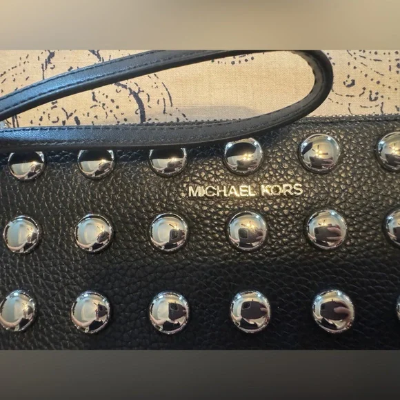 Michael Kors Black Wristlet with Silver Accents. New - Picture 3 of 5